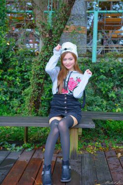 播放拔萝卜压腿舞蹈